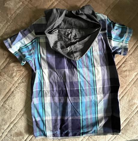 Chlapčenská letná košeľa s kapucňou., 140