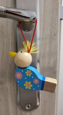 Drevená kľúčenka vtáčik, 