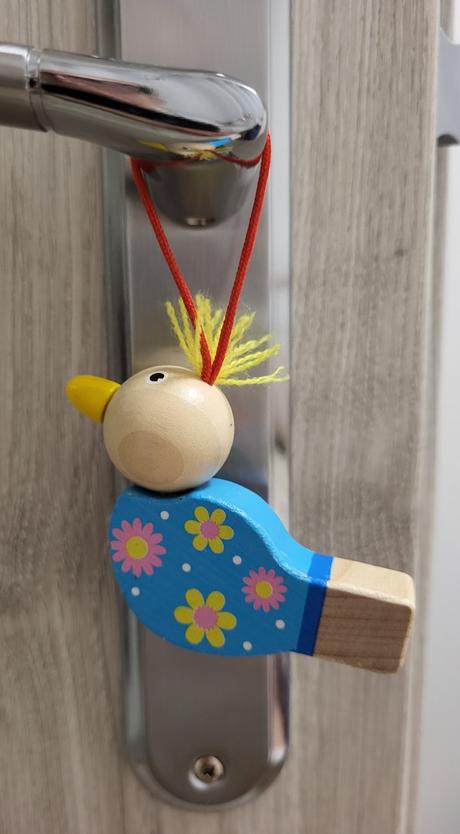 Drevená kľúčenka vtáčik, 