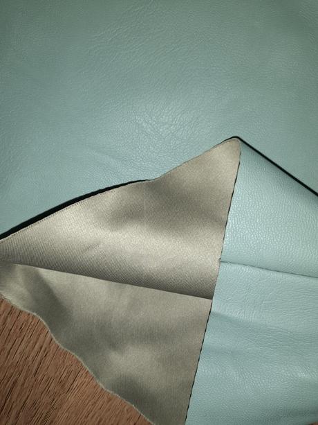 Široké  koženkove nohavice, m