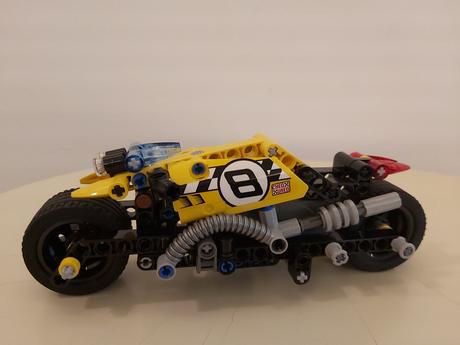 Lego technic 42058 motorka pre kaskadérov,