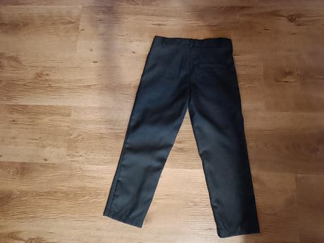 Spoločenské nohavice, 110