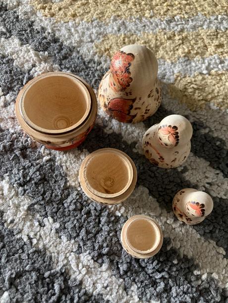 Drevená menšia matrioška, 