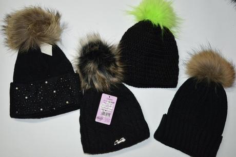 Čiapočka s brmbolcom, <50 - 158