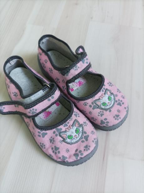 Papuče, prezuvky, 25