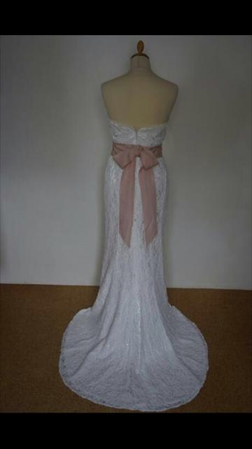 Spoločenské šaty biele s ružovou mašľou, 36