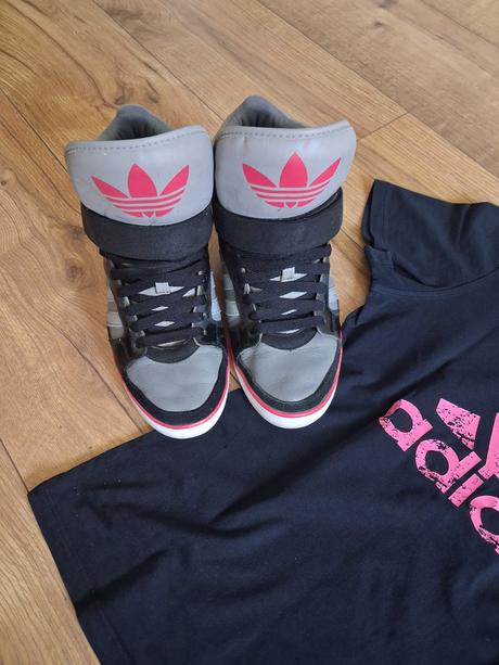Tenisky adidas + tricko, adidas,39