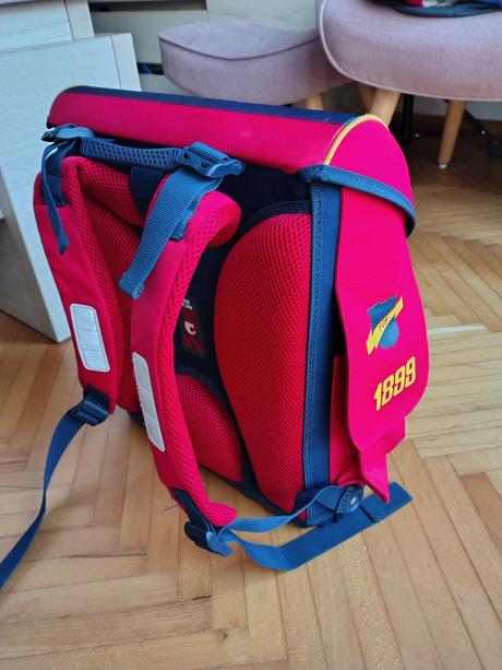 Predáme zachovalú vystuženú aktovku fcb,