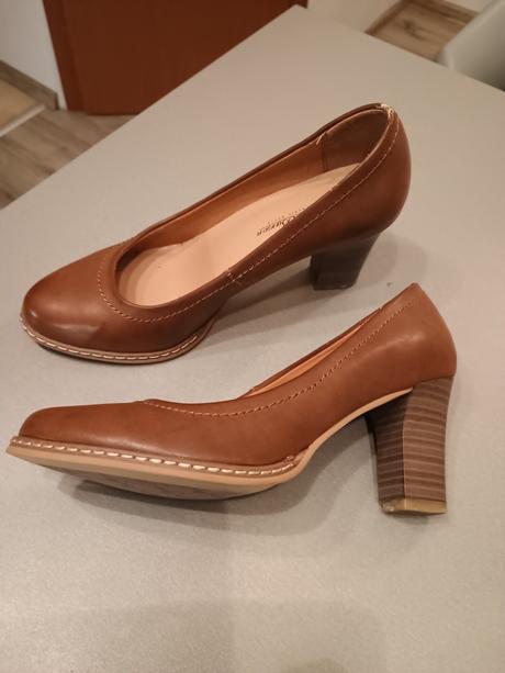 Lodičky, clara barson,38