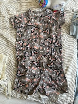 Pyžamo filii 104, 104