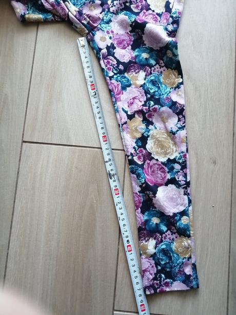 Legíny kvetované, f&f,122