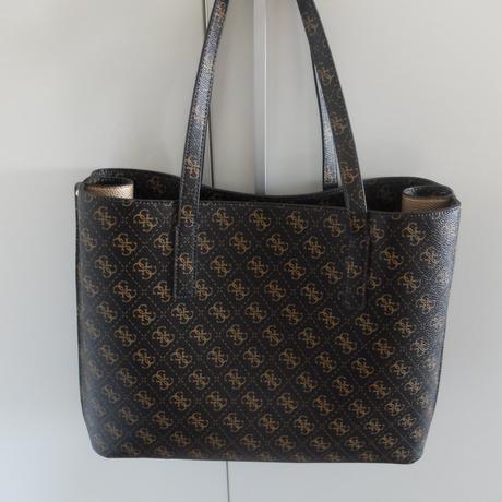 Kabelka guess, guess