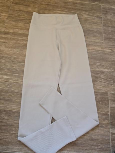 Športové rebrované legíny s, s