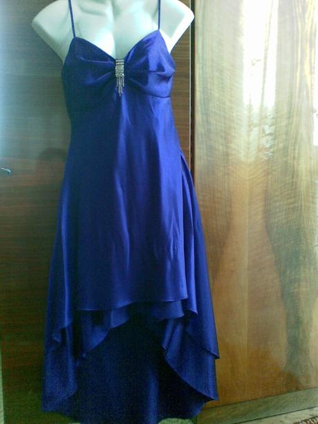 Šaty vpredu krátke vzadu dlhé, 42