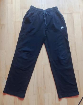 Perfektne kvalitne teplaky, iba 1x oblecene,pc 25e, 146