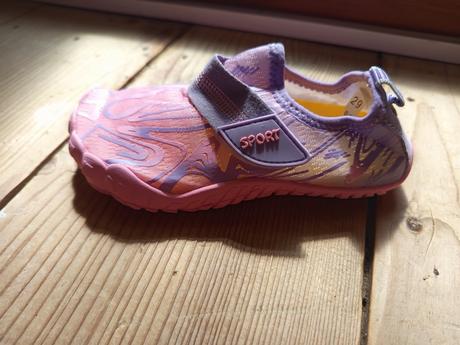 Topánky do vody, 28