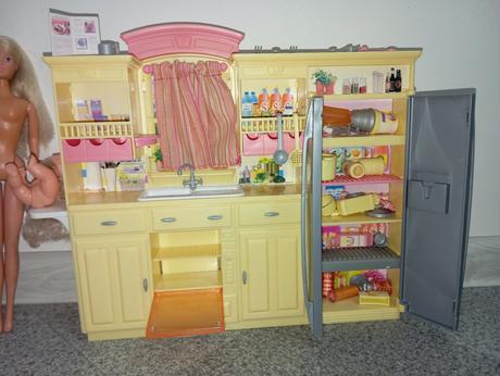 Barbie kuchyňa s riadikmi,