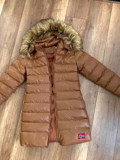 Predĺźená dámska bunda, s