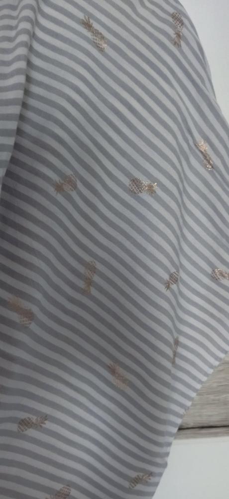 Nekonečná šatka s ananásmi, 