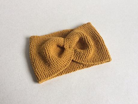 Pletené čelenky v žltých odtieňoch,