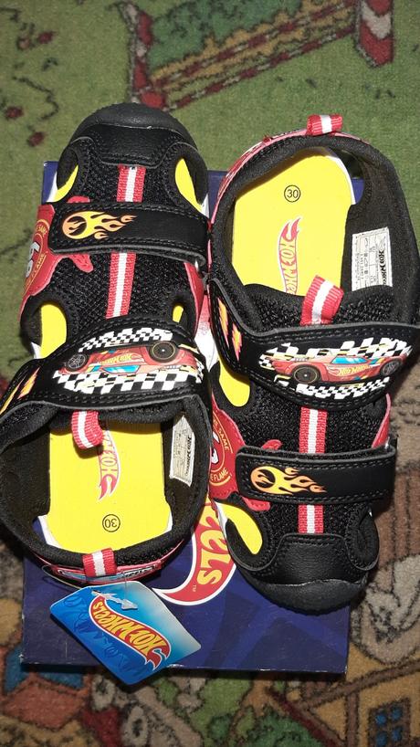 Sandalky nadherne hot wheels, 30