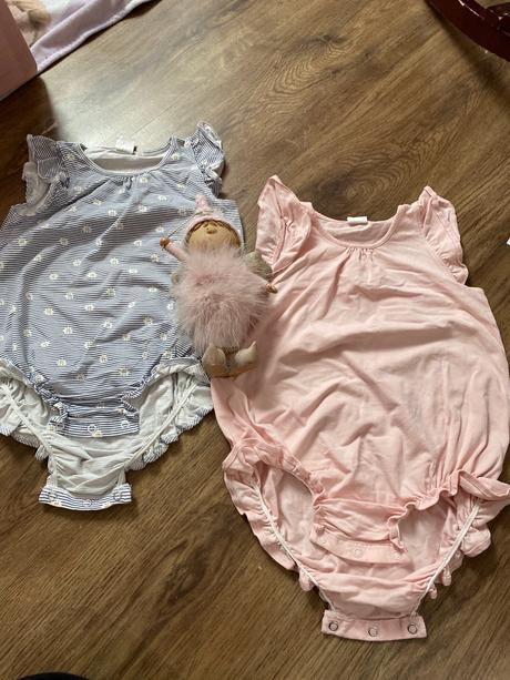 Opalovačky , body s volanikom, h&m,104