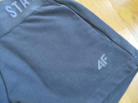 Kraťasy značka 4f, xs
