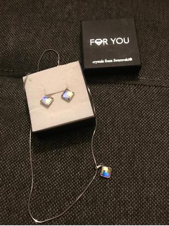 Retiazka so swarovski komponentmi, swarovski