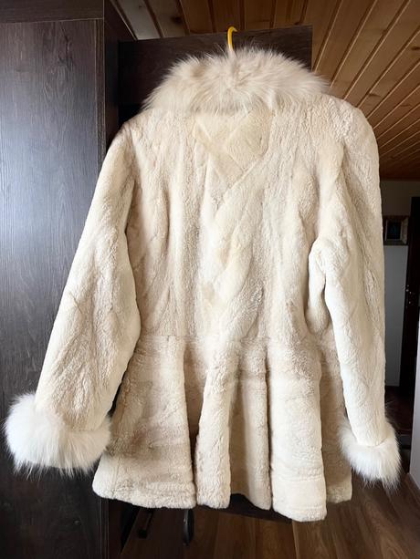 Kožuch z pravej kožušiny 40, 42, 40