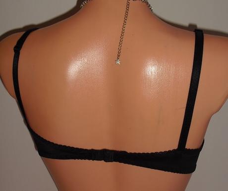 Cipkovana cierna podprsenka, 70a