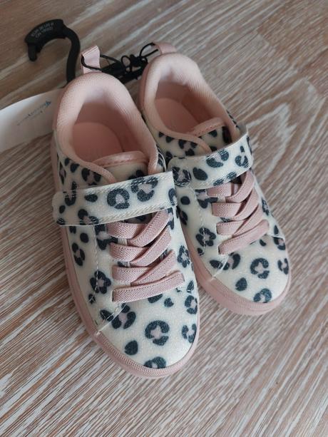 Nenosené tenisky, h&m,26