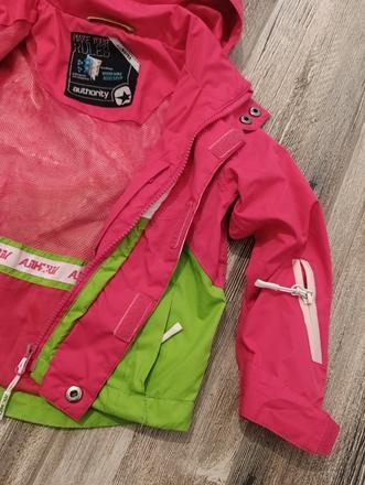 Šuštiaková bunda, authority,92