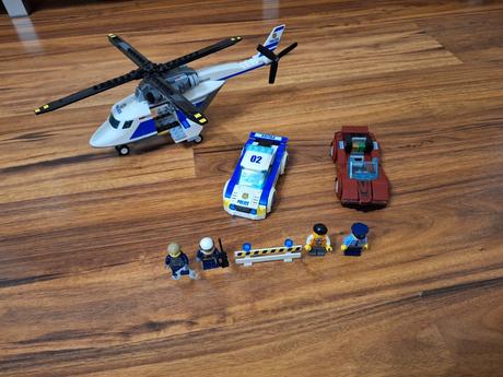 Lego city 60138 naháňčka,
