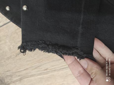 Štýlové vybijane čierne rifle - nenosené, s