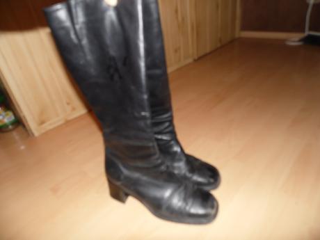 Cierne kozene cizmy, baťa,39