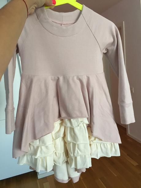 Pohodlne volanikove pudrovoruzove saty lali, 98