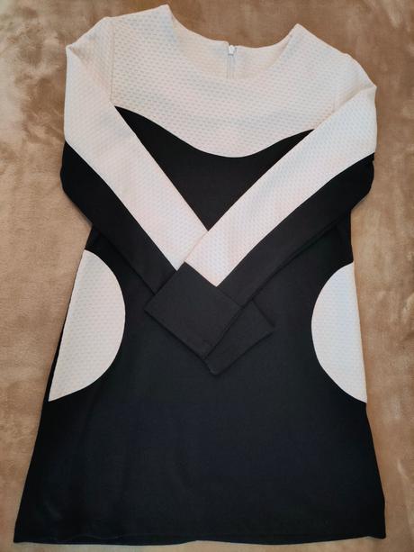 Krásne príležitostné šaty, 134