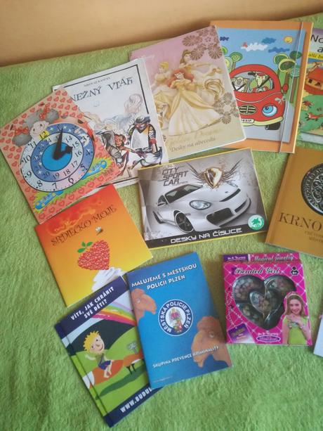 Retro knihy, a zakladače, gorálky, vyšívanie,