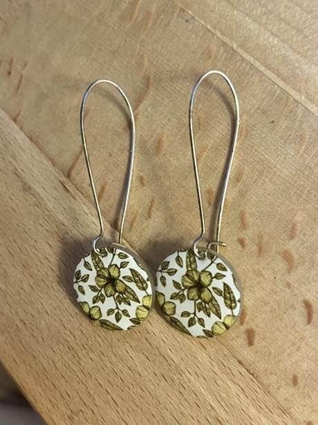 Nausnice v darcekovej krabicke, 