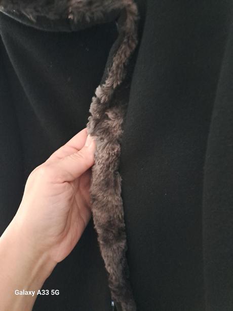 Čierny kabát č.44 s kapucňou, 44