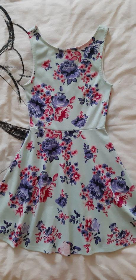 Letné kvetinové šaty, 34