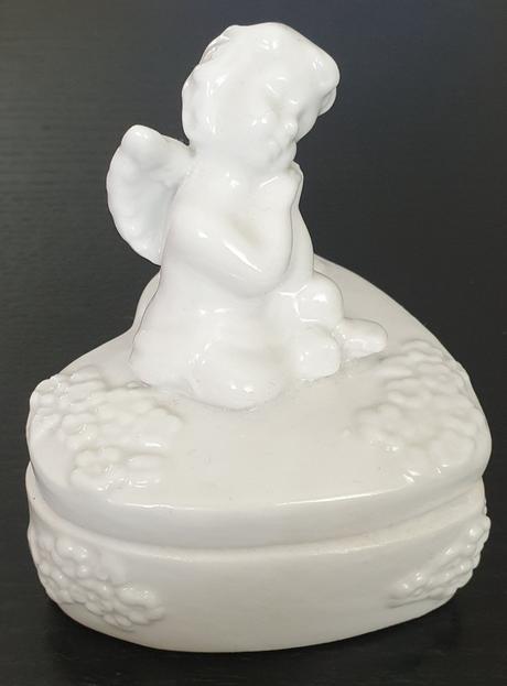 Keramicka sperkovnica s anjelikom,