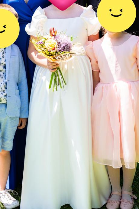 Šaty na 1.sv prijimanie, 152