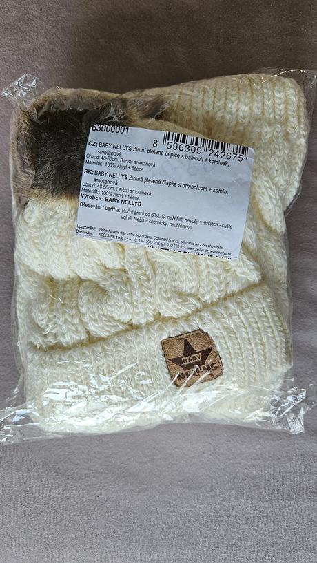 Zimná čiapka s nákrčníkom, <50