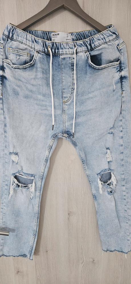 Pánske rifle, bershka,m