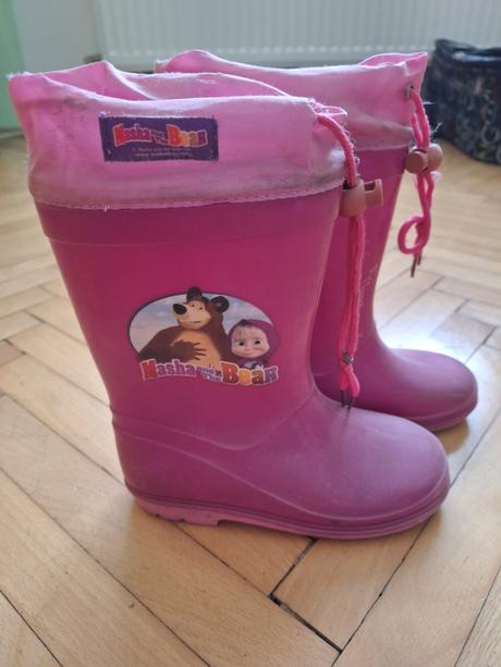 Gumaky masha a medveď, 27