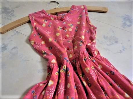 Úpletové šaty, 104