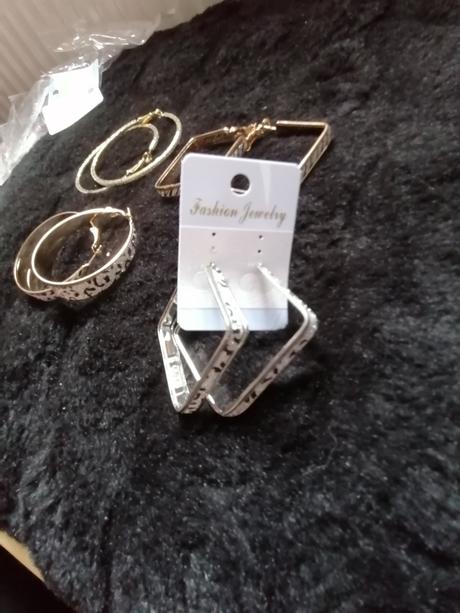 Retiazka,hodinky, náramky,náušnice,šperky, 