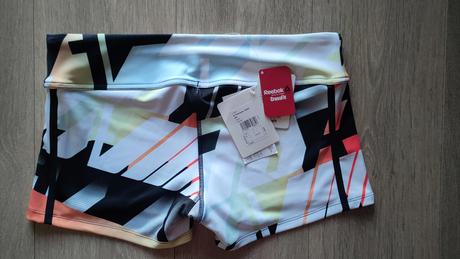Úplne nové dámske kraťasy reebok crossfit, veľ.l., reebok,l