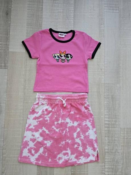 Sukňa, tričko, takko,134